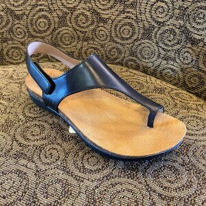 Dansko - Reece Black - Multiple Sizes (NEW W/ BOX)